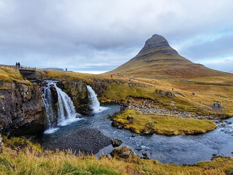 Kirkjufell (Game of Thrones Mountain) and Kirkjufellsfoss Waterfall