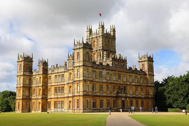 Highclere Castle and Downton Abbey Film locations Day Tour from Southampton