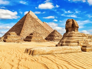 Giza Pyramids and Egyptian Museum Day Tour from Sharm