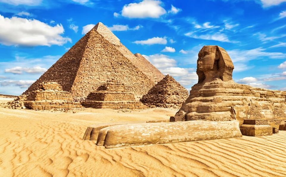 Giza Pyramids and Egyptian Museum Day Tour from Sharm