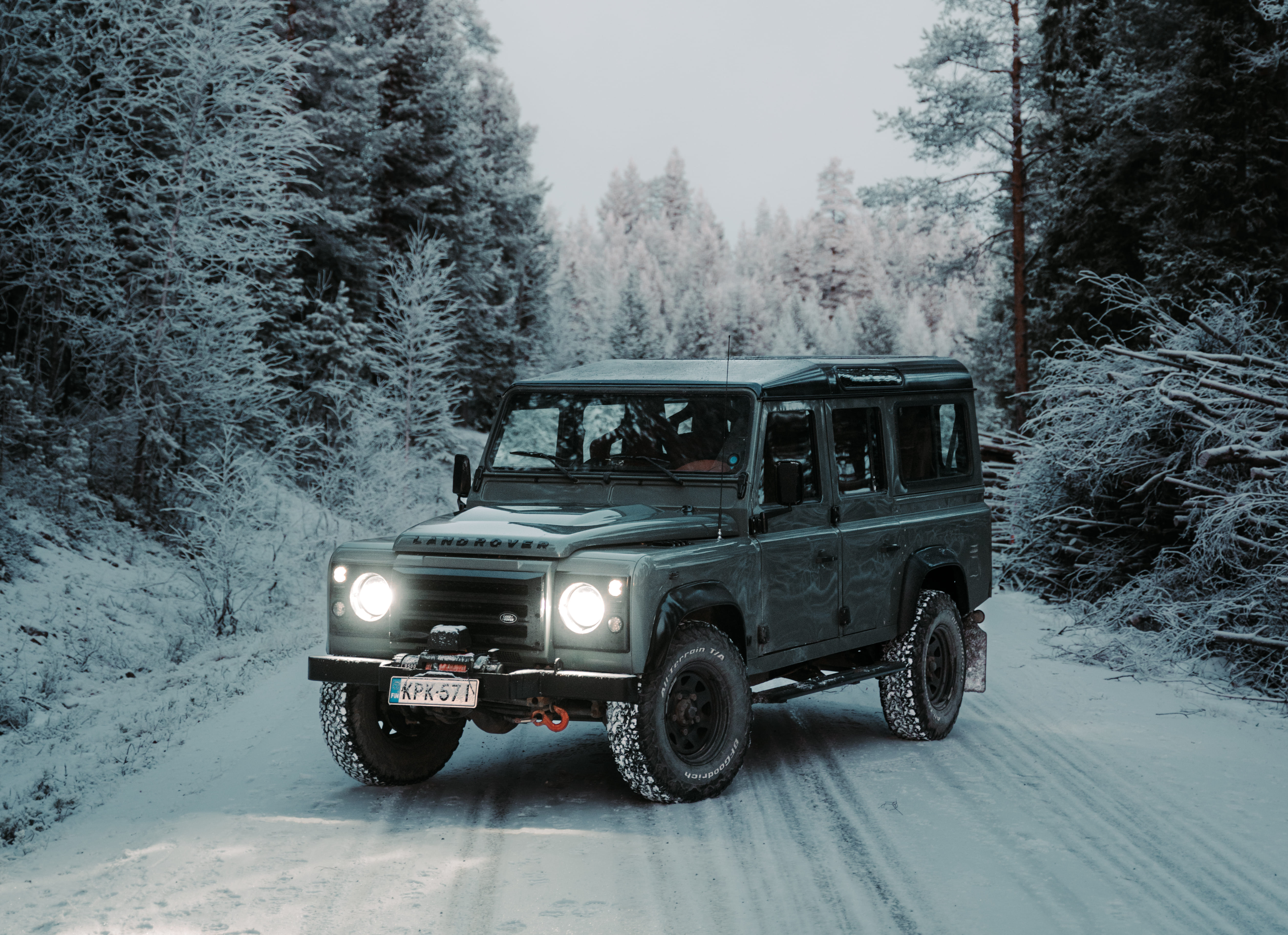 Land Rover defender tour safari lapland Finland Levi