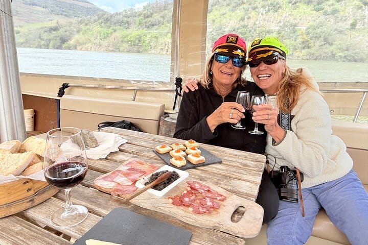 DOURO VALLEY: Premium Wine Tour, Lunch at Winery & Private Cruise