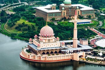 Putrajaya City Tour with Scenic Boat Ride from Kuala Lumpur