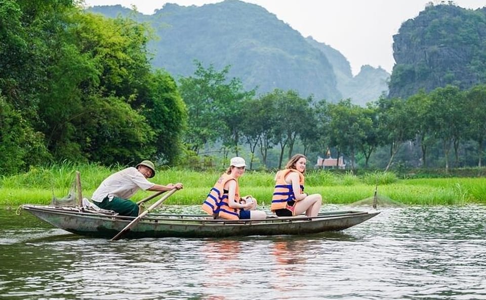 Full Day Hoa Lu Tam Coc Tour with Boat and Bike from Hanoi