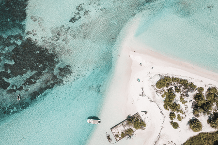 The Five Islands: Speedboat Trip with Lunch (with Pickup available)