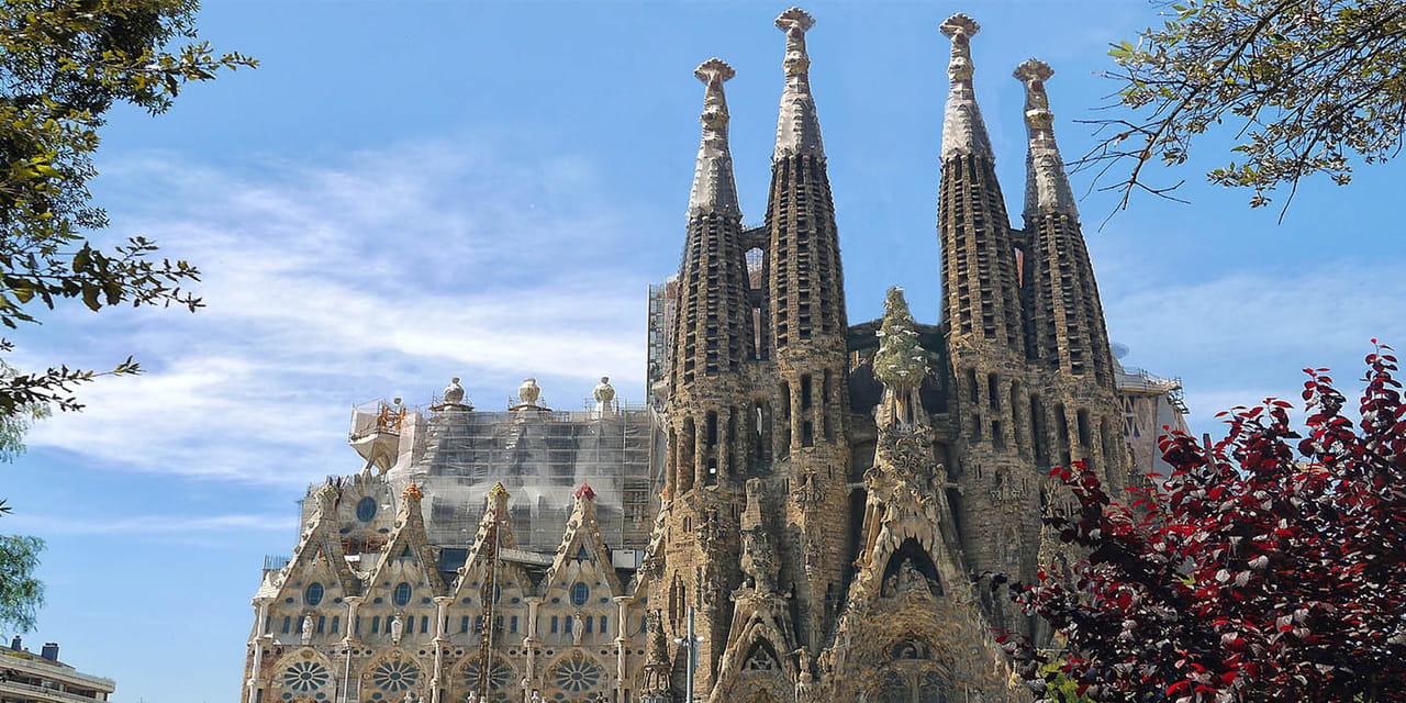 Barcelona Gaudi Private Tour- Modernist Walking Tour 2