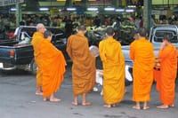 "Chiang Mai by Bike: Temples, Food & Hidden Streets!" 10