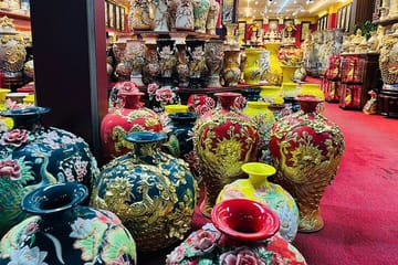 Hanoi Jeep Tour to Bat Trang Ceramic Village and Surroundings