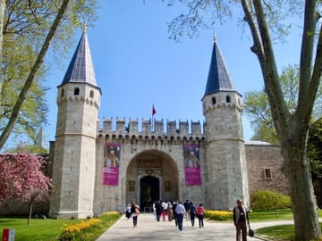 Topkapı Palace and Blue Mosque Guided Walking Tour in Istanbul