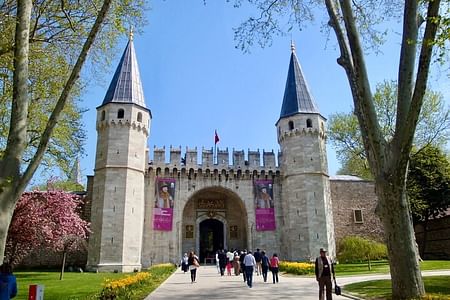 Istanbul Guided Tour: Topkapi Palace, Blue Mosque & Hidden Gems