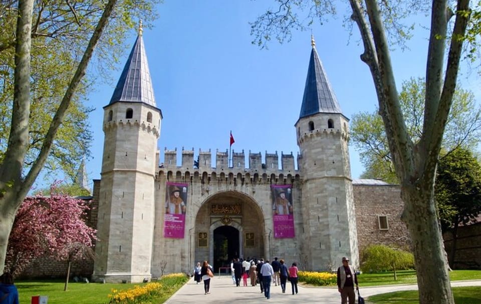 Topkapı Palace and Blue Mosque Guided Walking Tour in Istanbul
