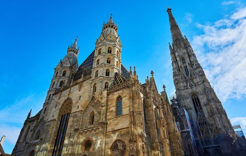 Vienna Old Town Walking Tour: Explore History and Architecture