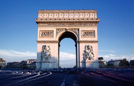 Arc de Triomphe Photography Experience in Barcelona