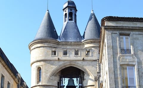 Private Guided Historic Walking Tour of Bordeaux