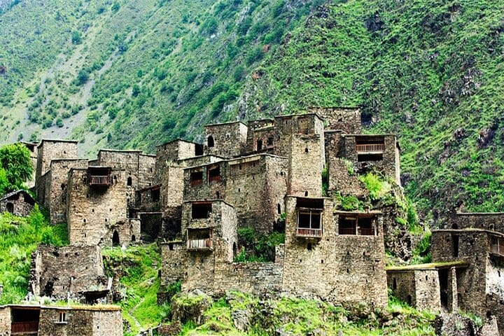 4 Full days in Georgia with private tour, free aiport