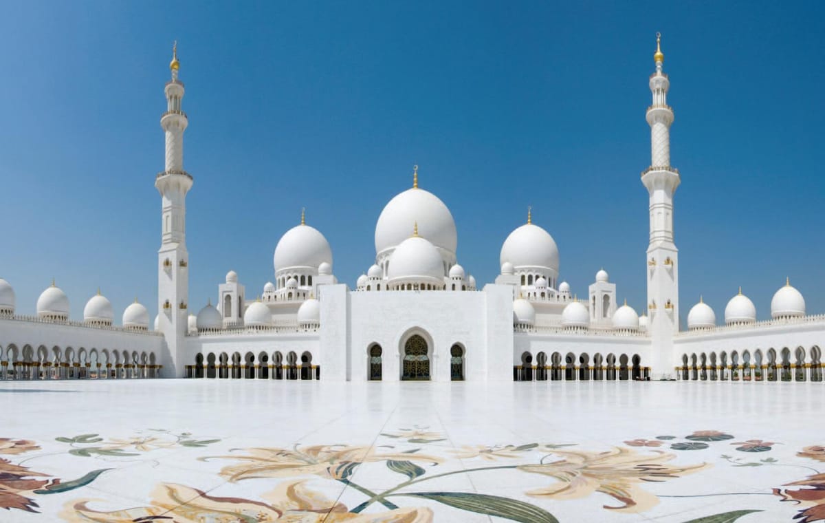 From Dubai: Private Abu Dhabi Sheikh Zayed Mosque Guided Tour