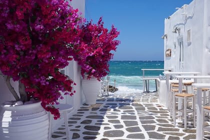 Walking Mykonos Town & Thalas Beach w/ Sunbeds & Transportation