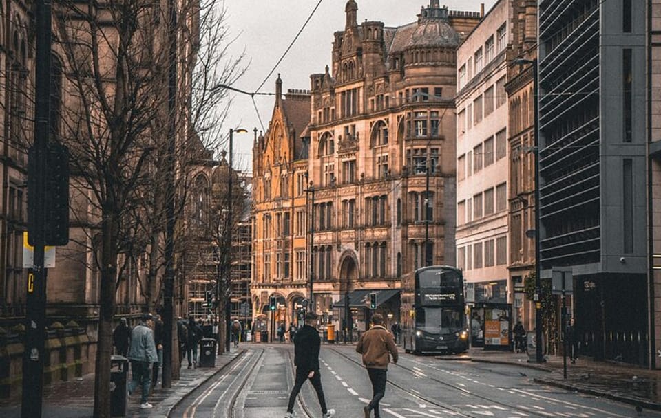 Private 2-Hour Walking Tour of Manchester's History and Culture