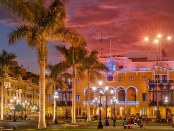 Small-Group Full Day City Tour with Lunch in Lima