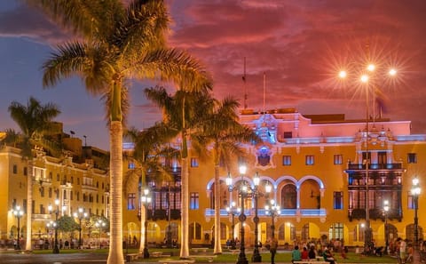 Small-Group Full Day City Tour with Lunch in Lima