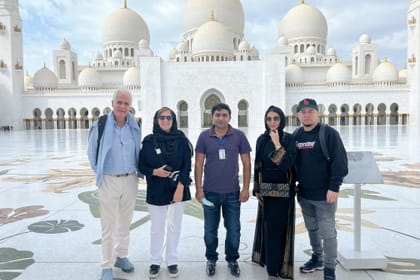 From Dubai: Private Abu Dhabi Sheikh Zayed Mosque Guided Tour
