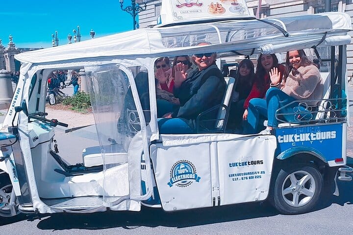 Private Tuk Tuk Tour in Madrid with Professional Guide 4