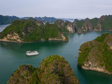 Bai Tu Long Bay Overnight Cruise from Hanoi Inlcuded Transfer