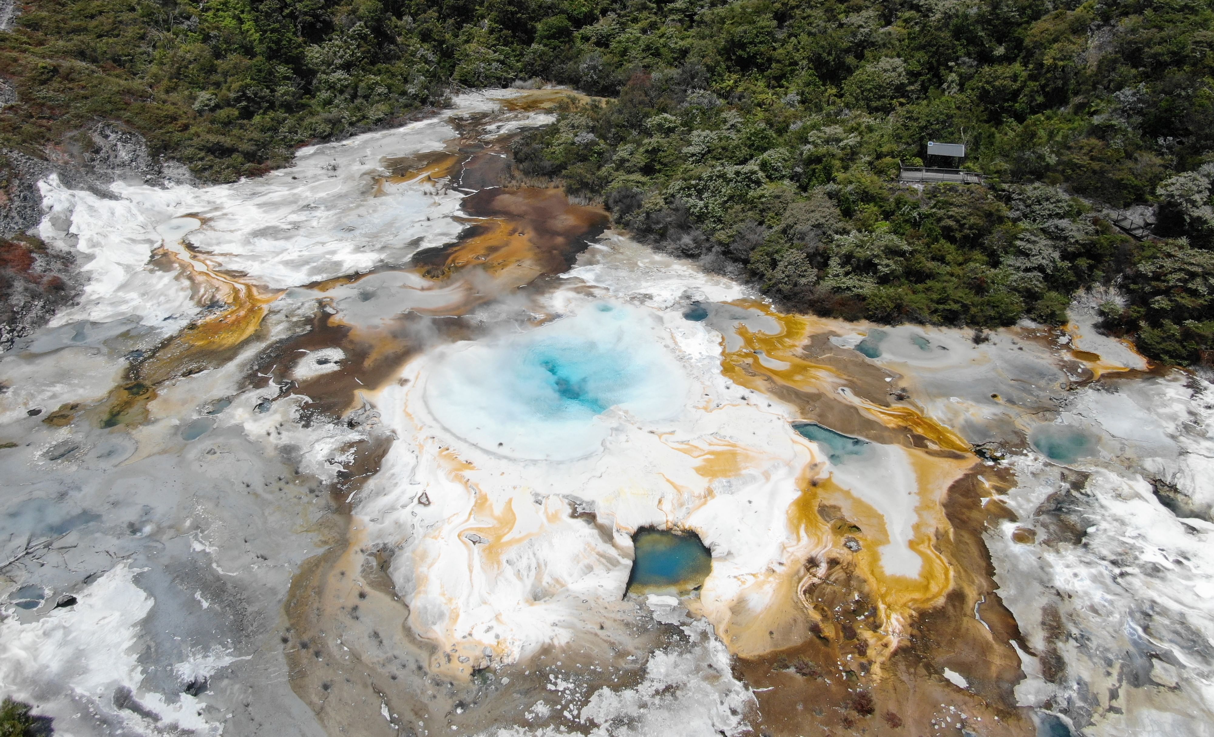 ORAKEI KORAKO GEOTHERMAL PARK & HUKA FALLS RIVER CRUISE, TAUPO - PREMIUM COMBO - DAY TOUR FROM AUCKLAND