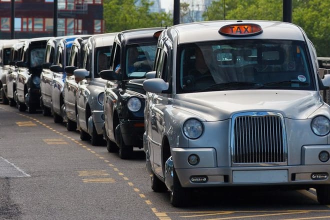 Private transfers between London Heathrow - London City Airports photo 3
