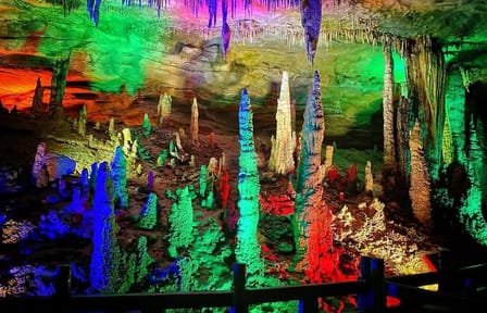 Baofeng Lake Boat Cruise and Yellow Dragon Cave Tour in Zhangjiajie