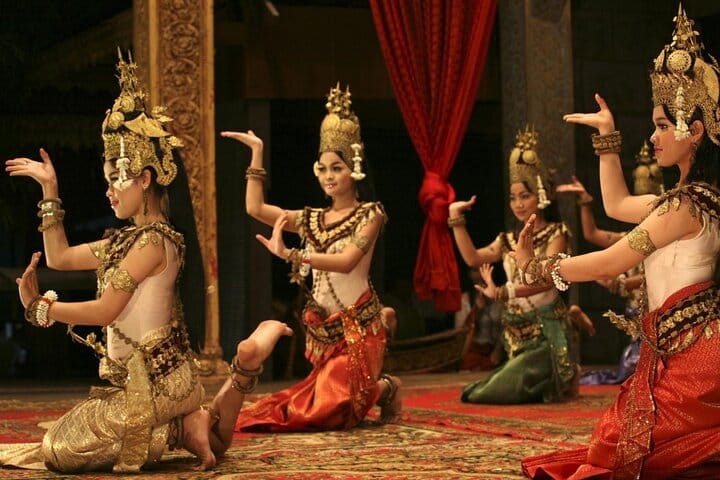 Apsara Dance Show with Dinner by Tuk-Tuk Roundtrip Transfer 7