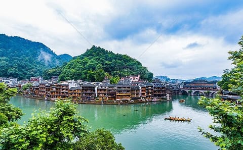 5-Day Cultural and Nature Tour of Zhangjiajie and Fenghuang
