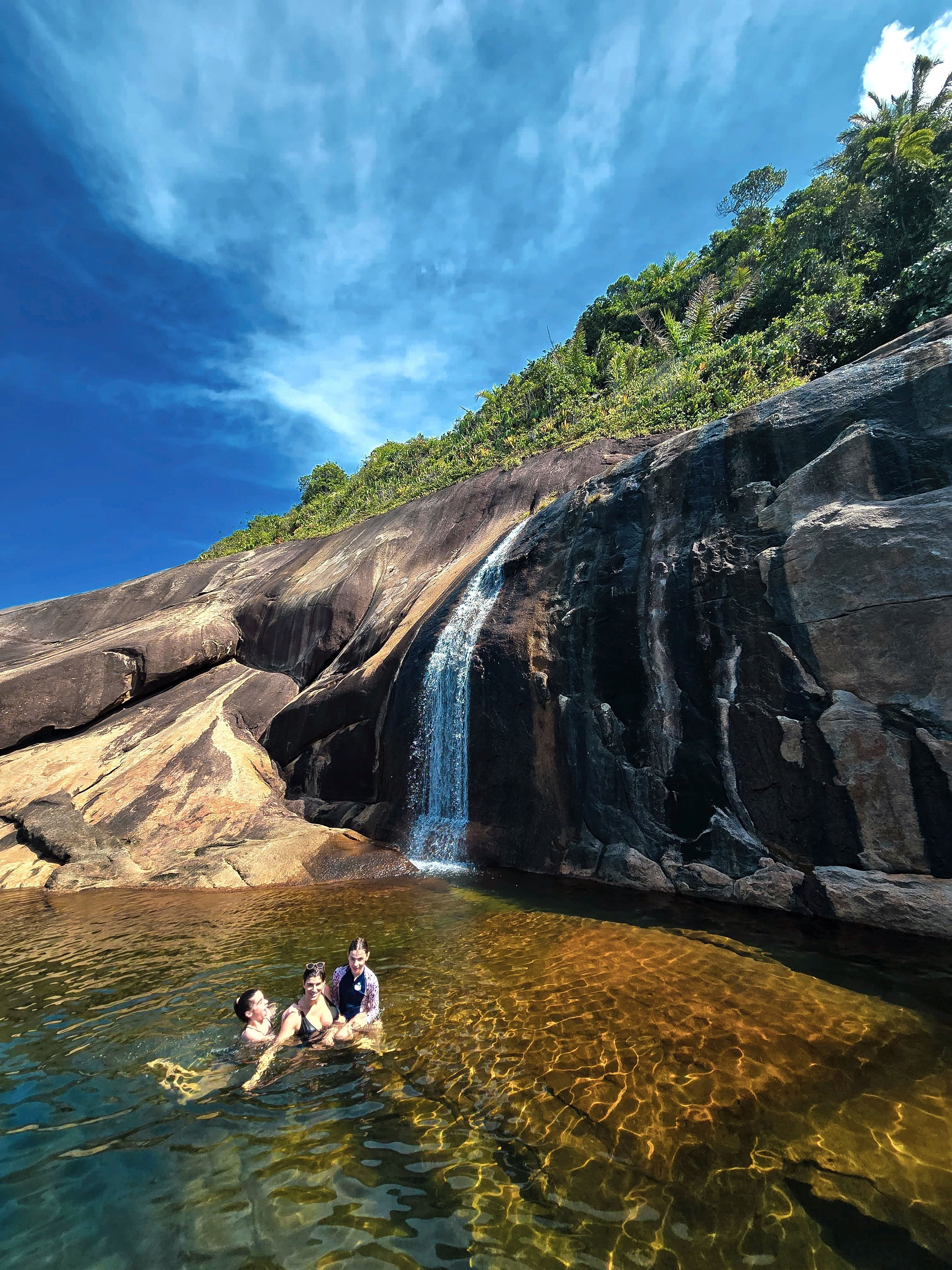 Day hike: Saco Bravo Waterfall & Boat Trip
