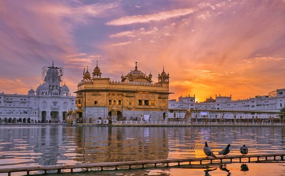 Amritsar Cultural Tour: Golden Temple and Wagah Ceremony