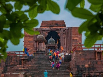 Bhoj Wetland and Bhopal City Cultural Tour by Minivan