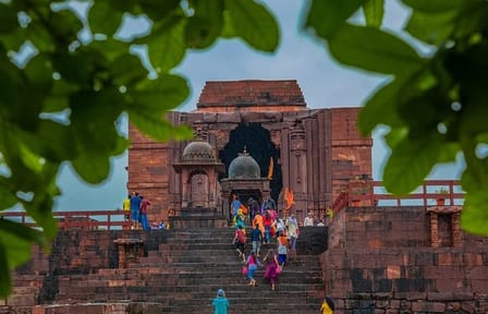 Bhoj Wetland and Bhopal City Cultural Tour by Minivan