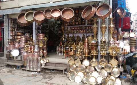 Kathmandu Shopping Tour: Explore Local Markets and Crafts