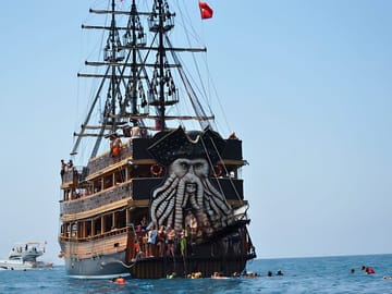 Alanya Pirate Boat Trip with Lunch and Soft Drinks Included