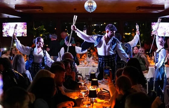 Istanbul by Night: All Inclusive Bosphorus Dinner Cruise & Drinks