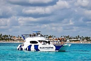 Small Group Snorkeling and Boat Tour in Punta Cana with Fresh Seafood