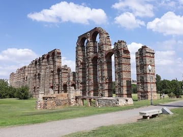 Explore Merida: Roman Theatre, Amphitheatre, Alcazaba & Aqueduct