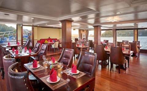 Verdure Lotus Classic Cruise in Halong Bay & Lan Ha Bay (2D1N)