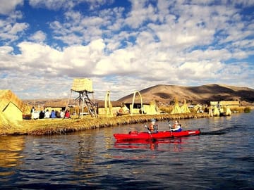 Kayaking Tour of Uros Floating Islands on Lake Titicaca