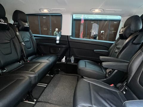 Keflavik Airport : Private Transfer TO/FROM Reykjavik, photo 3