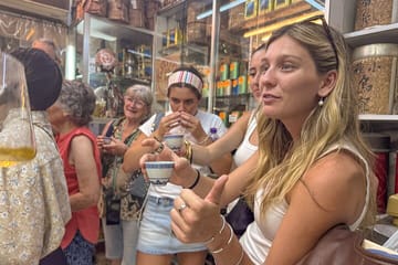 Hong Kong Street Food Tour: Dim Sum and Wonton Tasting