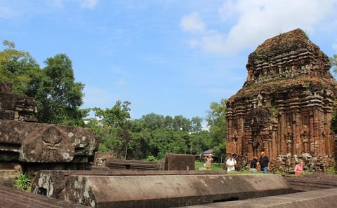 My Son Sanctuary and Hoi An Full-Day Cultural Tour from Da Nang