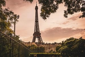 10 Hours Paris Tour with Seine River Dinner Cruise and Hotel pick up