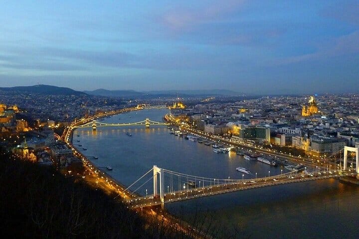 Budapest by Night Tour 3