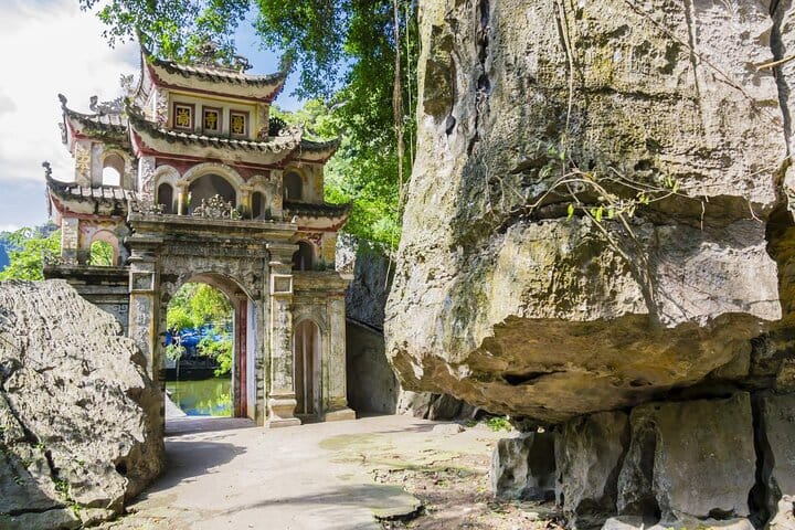 Full Day Private Tour in Ninh Binh - Halong Bay On Land
