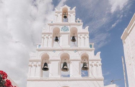 Santorini Day Trip: Explore Megalochori in 5 Hours